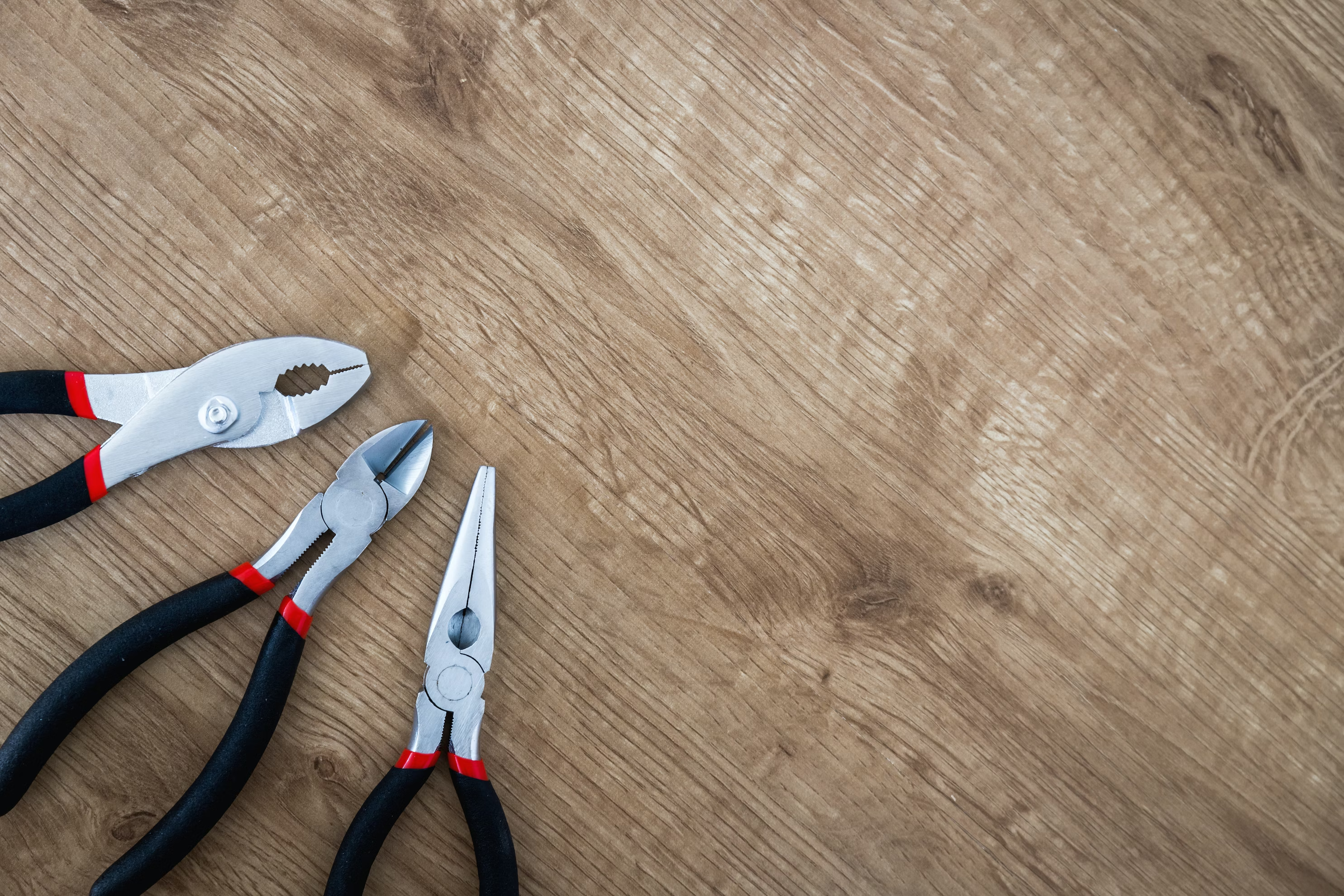 Plyers or Pliers: Which Is Correct?
